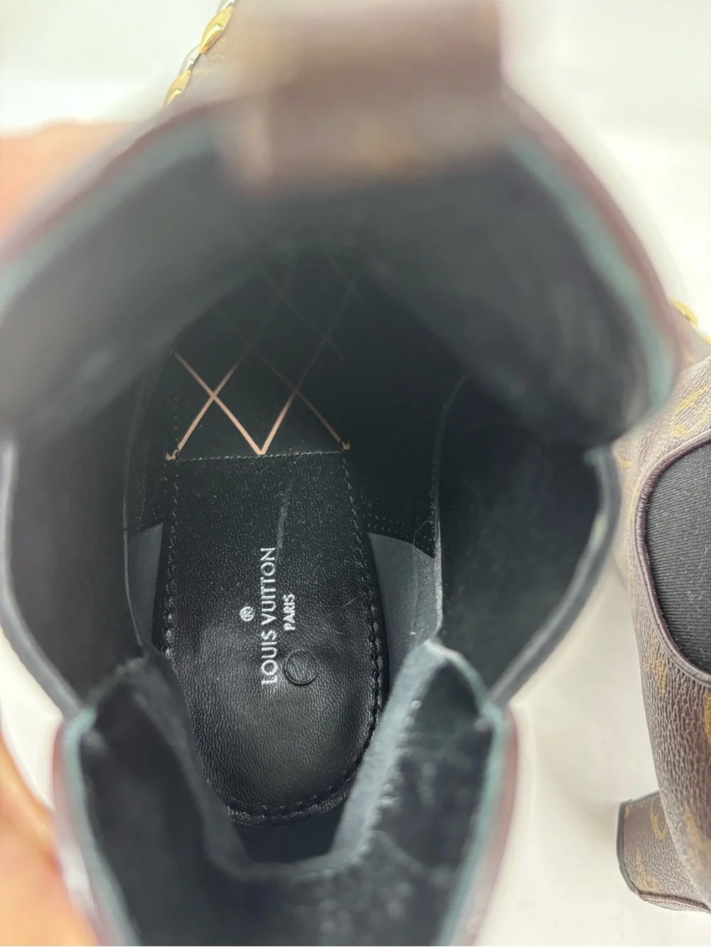 Louis Vuitton Eldorado Monogram Canvas Chelsea Pull On Heel Ankle Bootie size 39